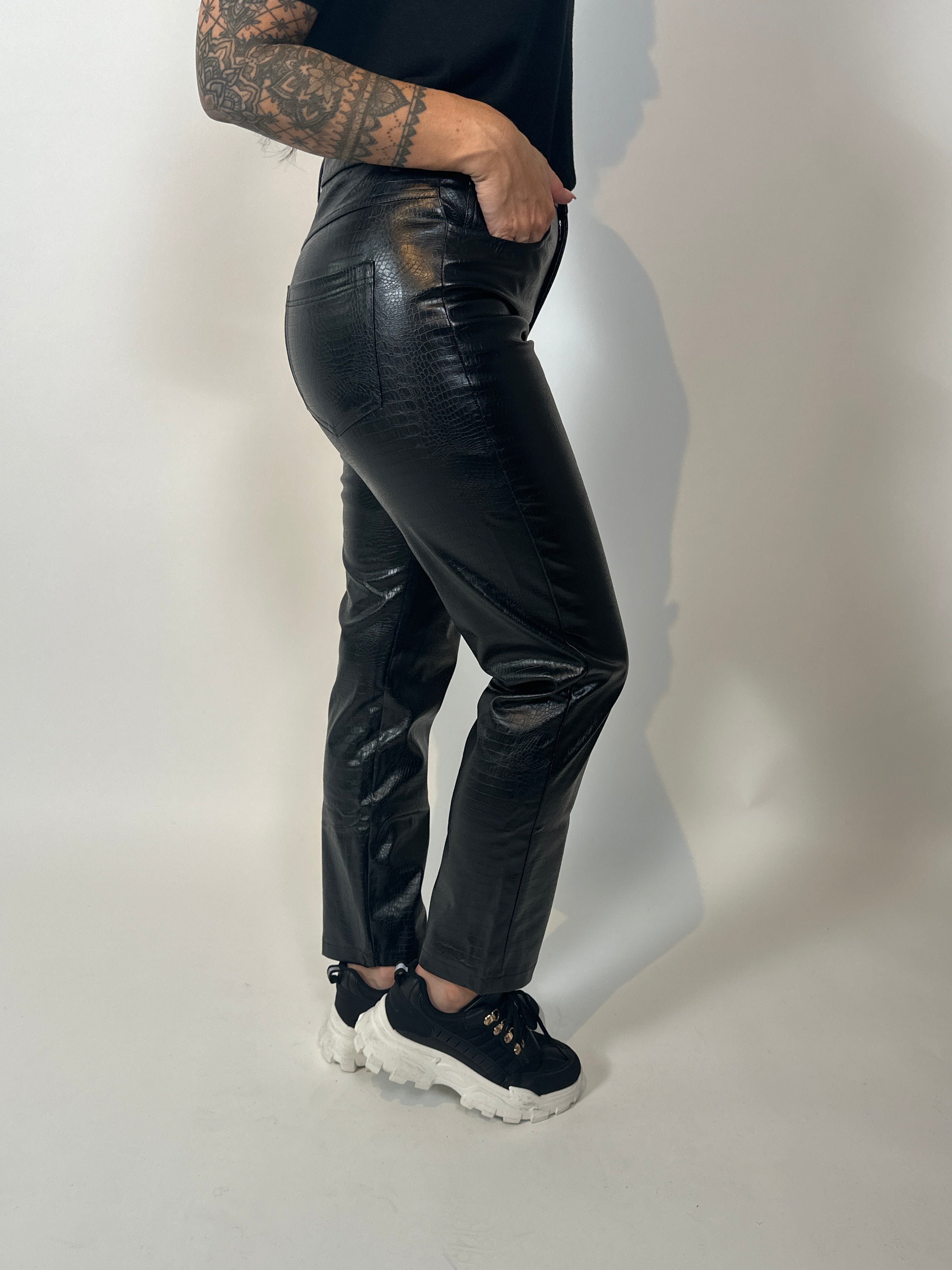 Broek P10 Leer Kroko Zwart