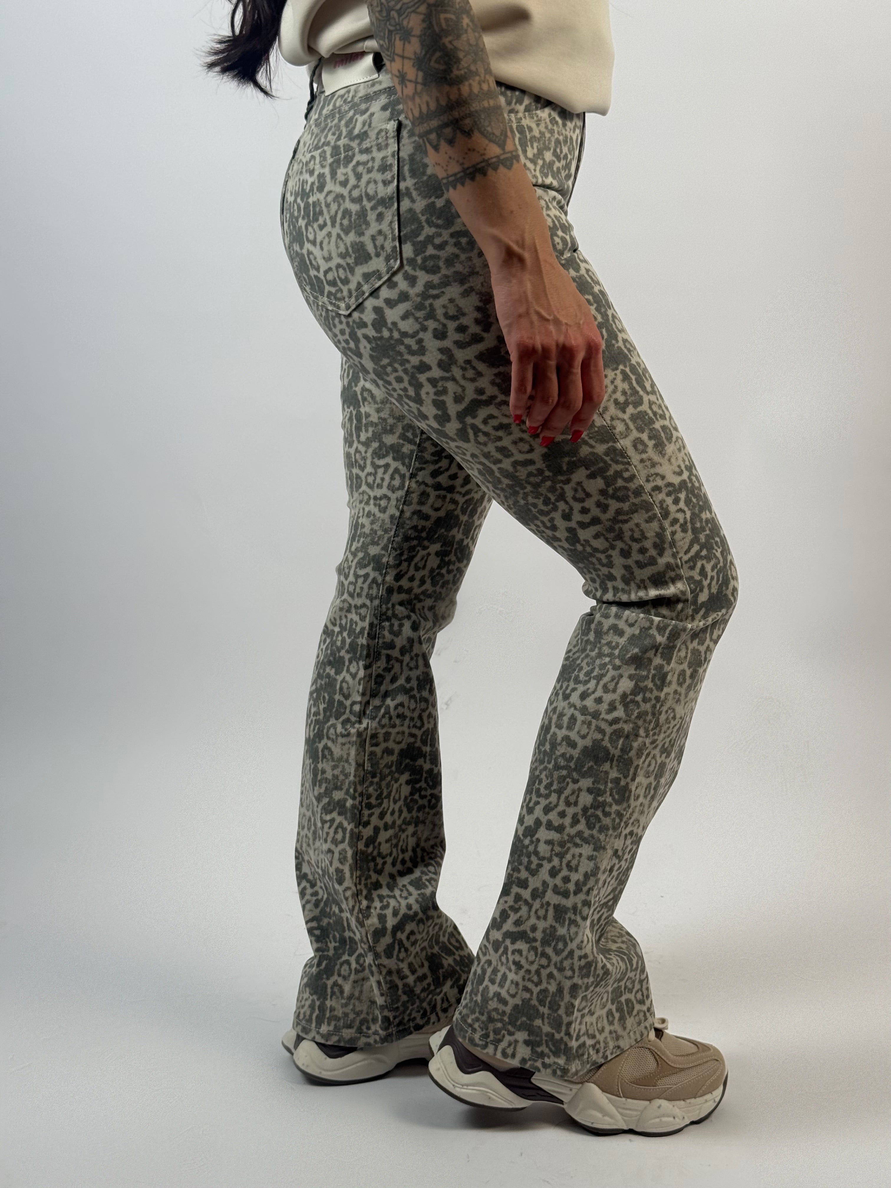 Jeans 680 Flared Leo Beige