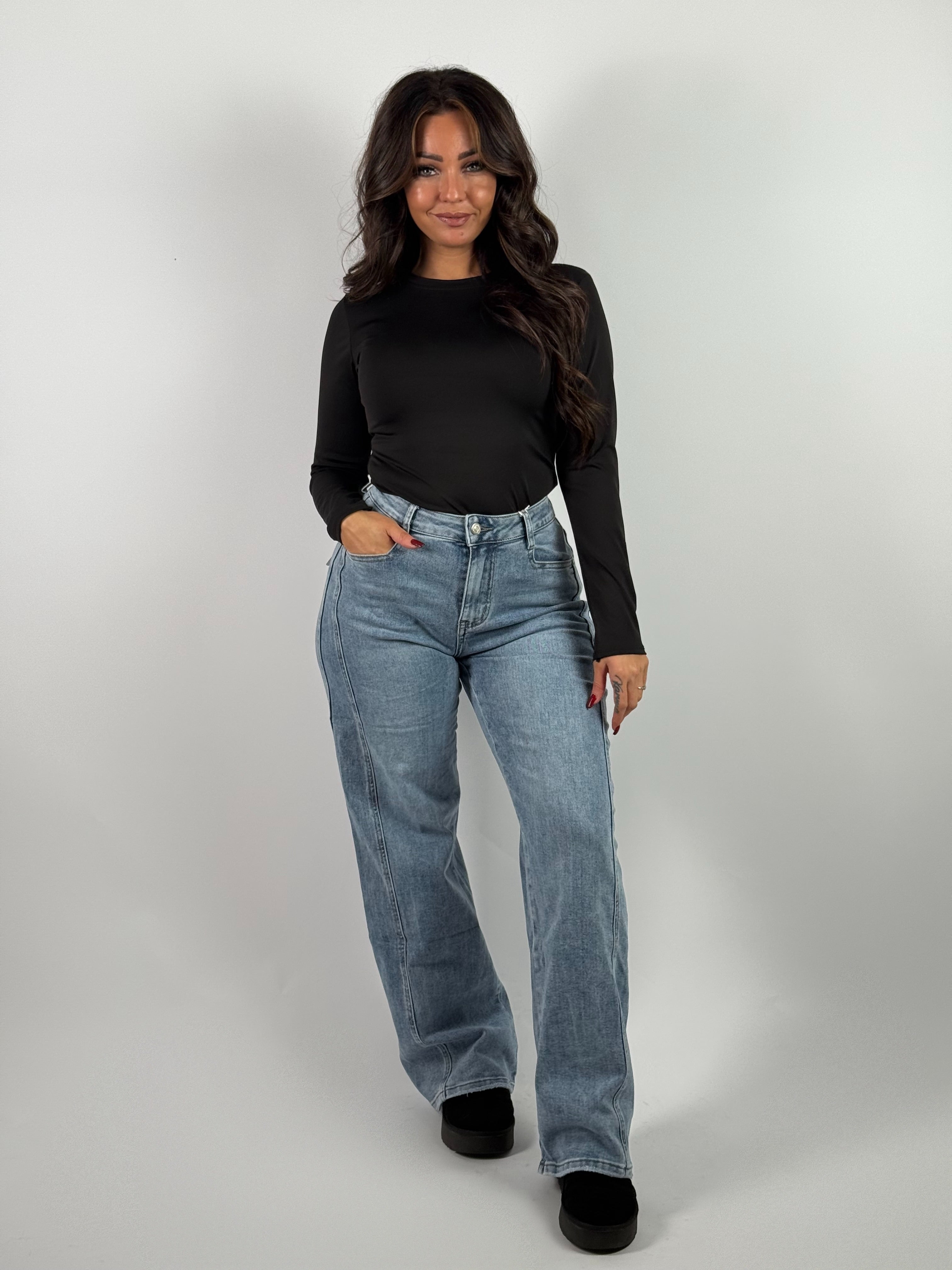 Top Yena Basic 682 Zwart