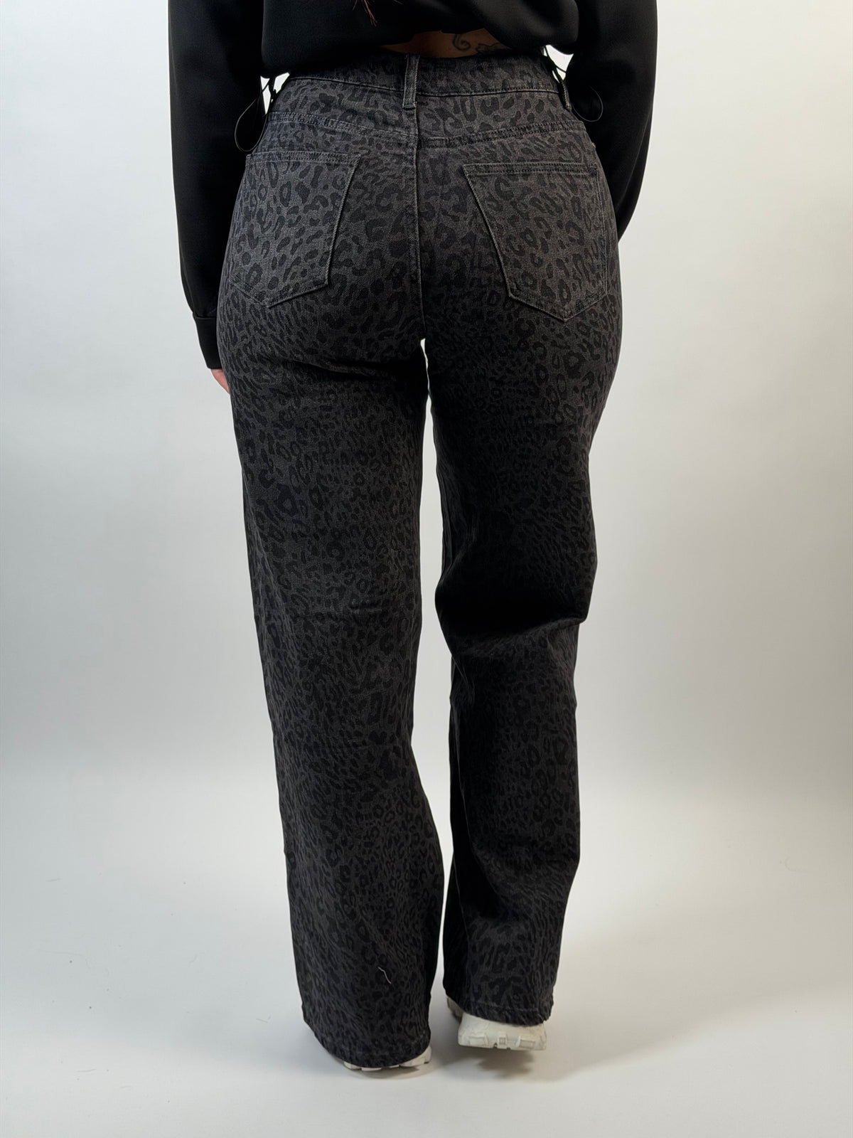 Jeans V 707 Leo Wide Zwart